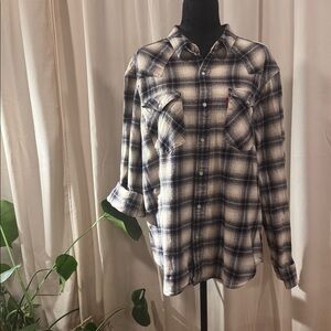 Levi's Black and White Checkered Casual Shirt